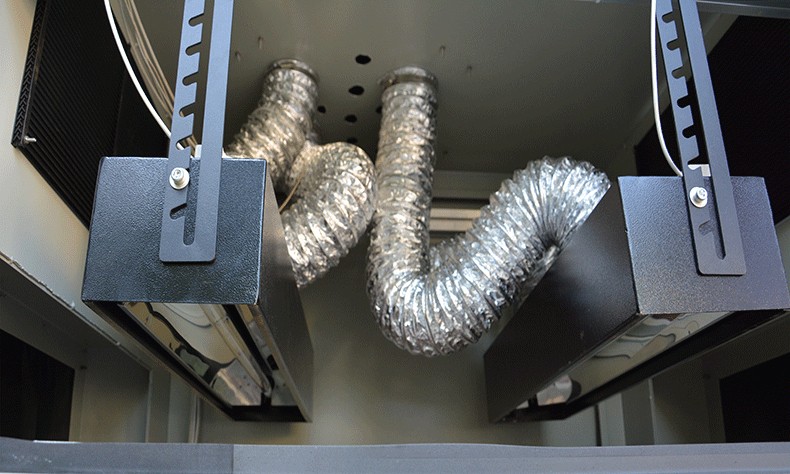 KT板應(yīng)用uv固化機.jpg KT板應(yīng)用uv固化機.jpg